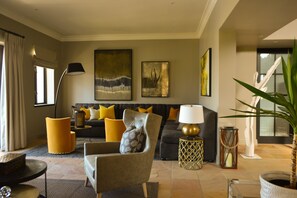 Superior Studio Suite, 1 King Bed, Non Smoking, Mountain View | 1 bedroom, Egyptian cotton sheets, premium bedding, down comforters