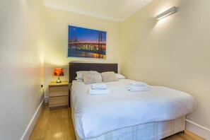 Appartamento Deluxe, 1 letto matrimoniale con divano letto, non fumatori | Con stile personalizzato, con arredamento individuale, una scrivania