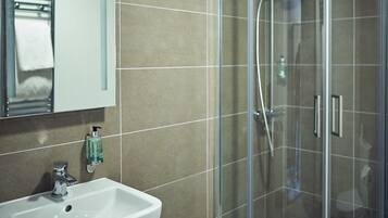 Standard Double Room | Bathroom | Free toiletries, hair dryer, towels