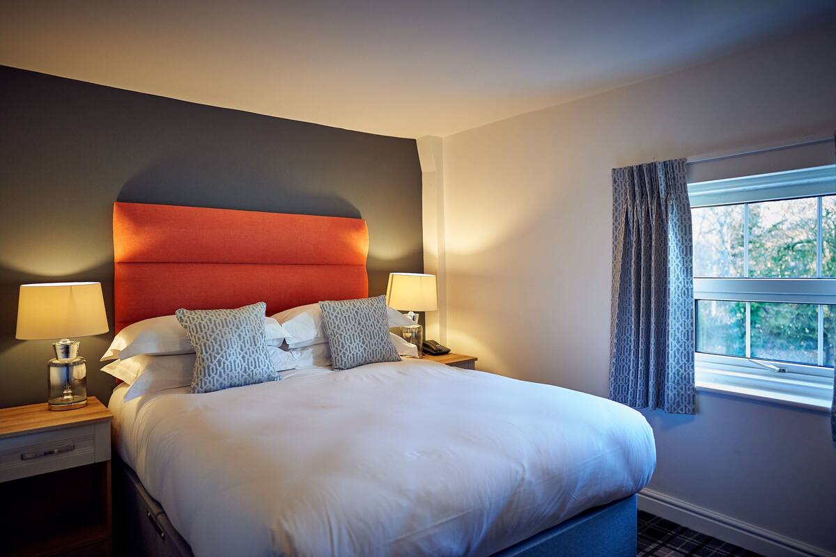 Standard Double Room | Premium bedding, desk, WiFi (free), bed sheets