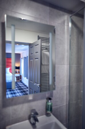Deluxe Double Room | Premium bedding, desk, rollaway beds, free WiFi - The Kirkfield Hotel (Newton-le-Willows)