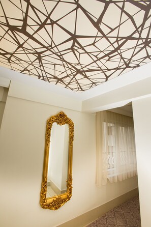 Desayuno continental diario (TRY 40 por persona)