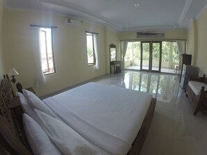 Deluxe Double Room | Minibar, desk, soundproofing, free WiFi - Ubud Wins Bungalow (Ubud)