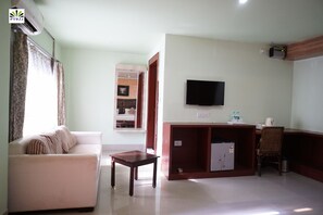 Garden view - Hotel Pybss (Papumpare)