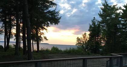 Au Train Island View Lodge: Refreshing Spring Getaway on Lake Superior