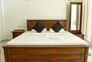 Egyptian cotton sheets, premium bedding, down duvets, free WiFi