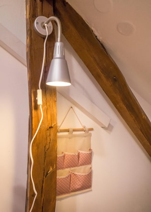 Coffres-forts dans les chambres, bureau, fer et planche à repasser