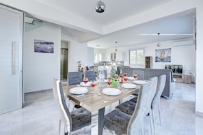 Villa, 4 Bedrooms, Private Pool | In-room dining