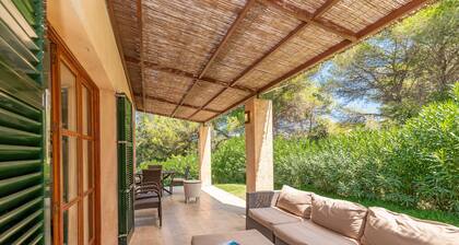 Villa Comella for six people with pool and BBQ