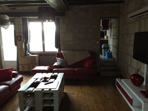 Télévision, cheminée