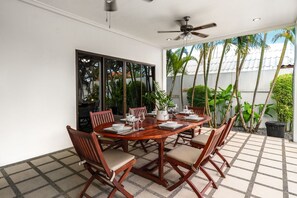 Outdoor dining - Champagne - 3 Bedrooms, Rawai - Phuket (Rawai)