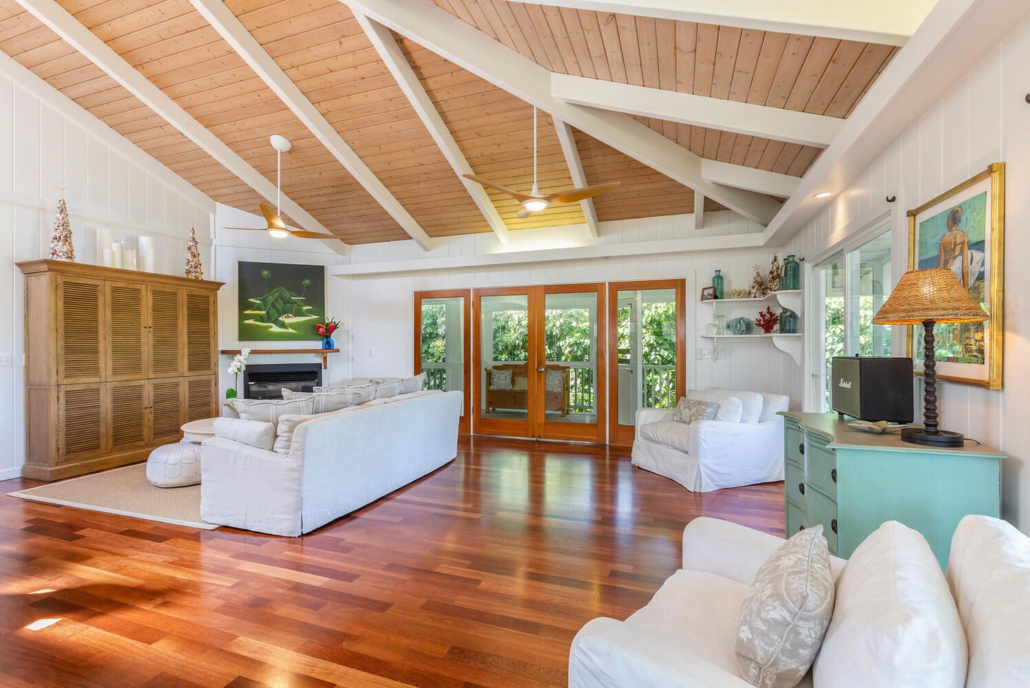 TV, DVD player, table tennis, stereo