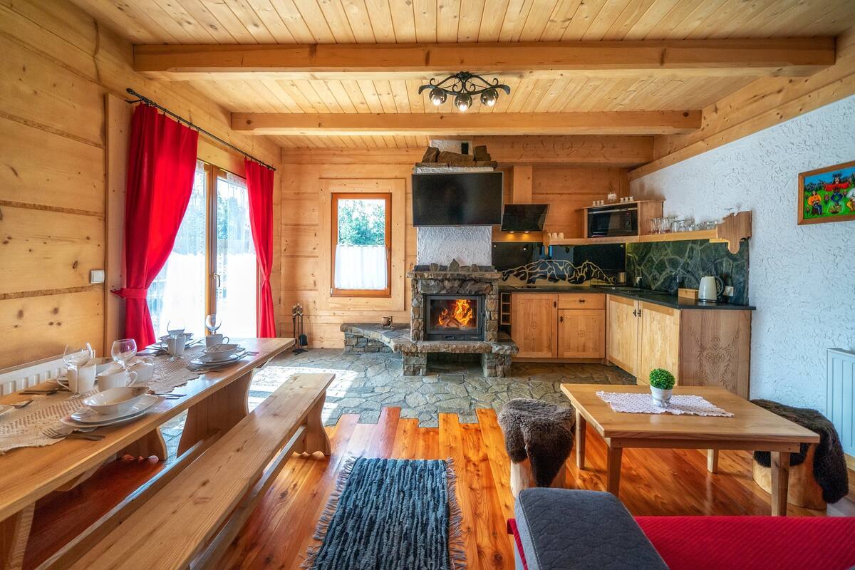 Chalet, Multiple Beds, Non Smoking, Fireplace | Living area | Flat-screen TV, fireplace