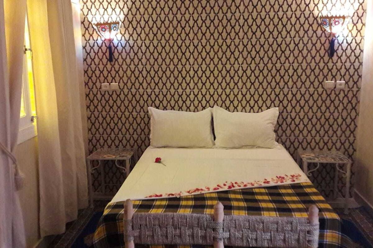 2 habitaciones, cortinas blackout, wifi gratis y muebles diferentes 