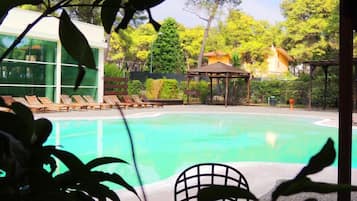 Seasonal outdoor pool