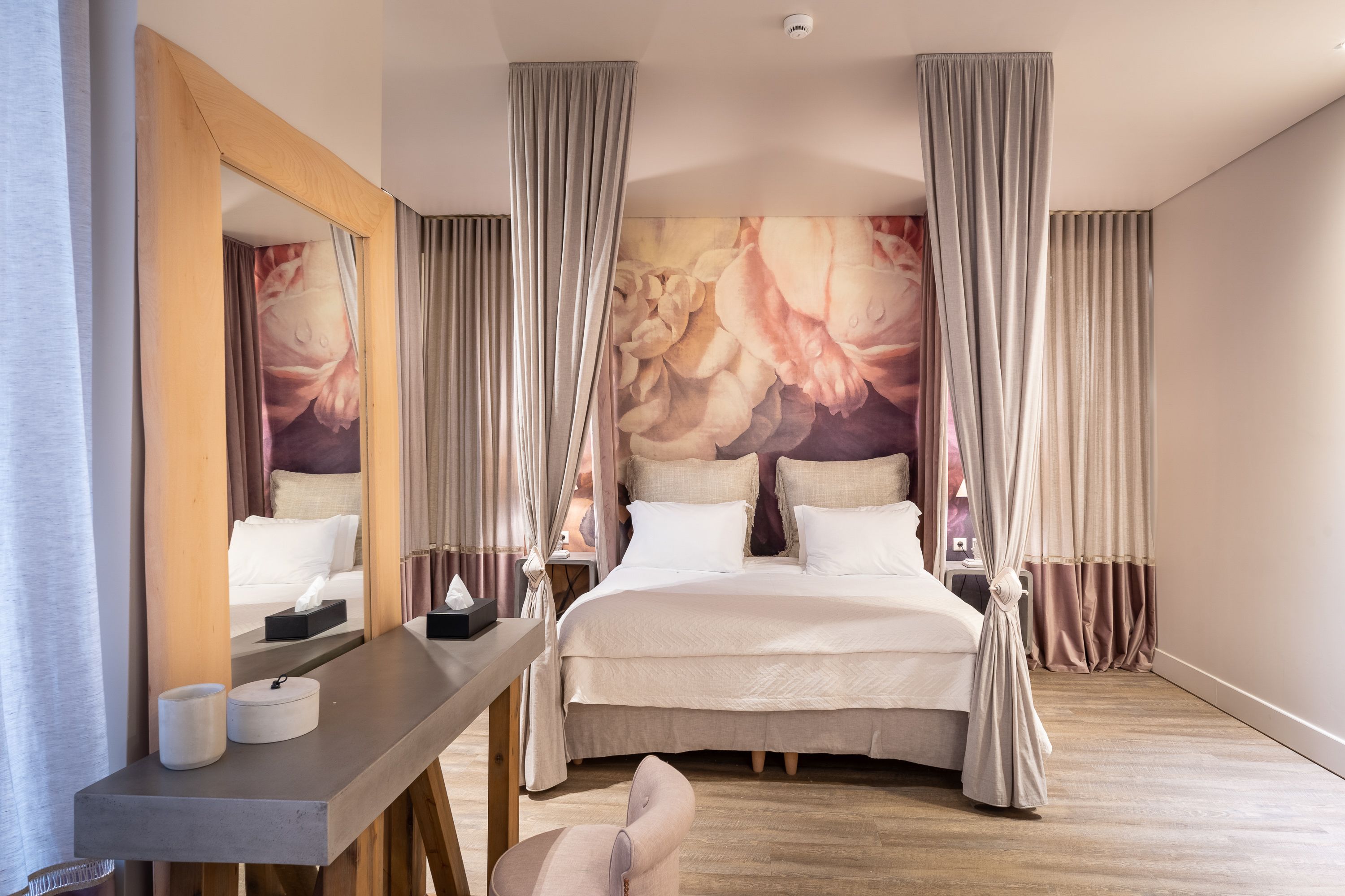 Egyptian cotton sheets, premium bedding, down duvets, desk