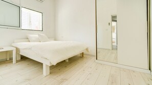 Classic Apartment, 2 Bedrooms, Non Smoking | 2 bedrooms, premium bedding, iron/ironing board, free WiFi - Double O apartment - Near the bech (Tel Aviv)