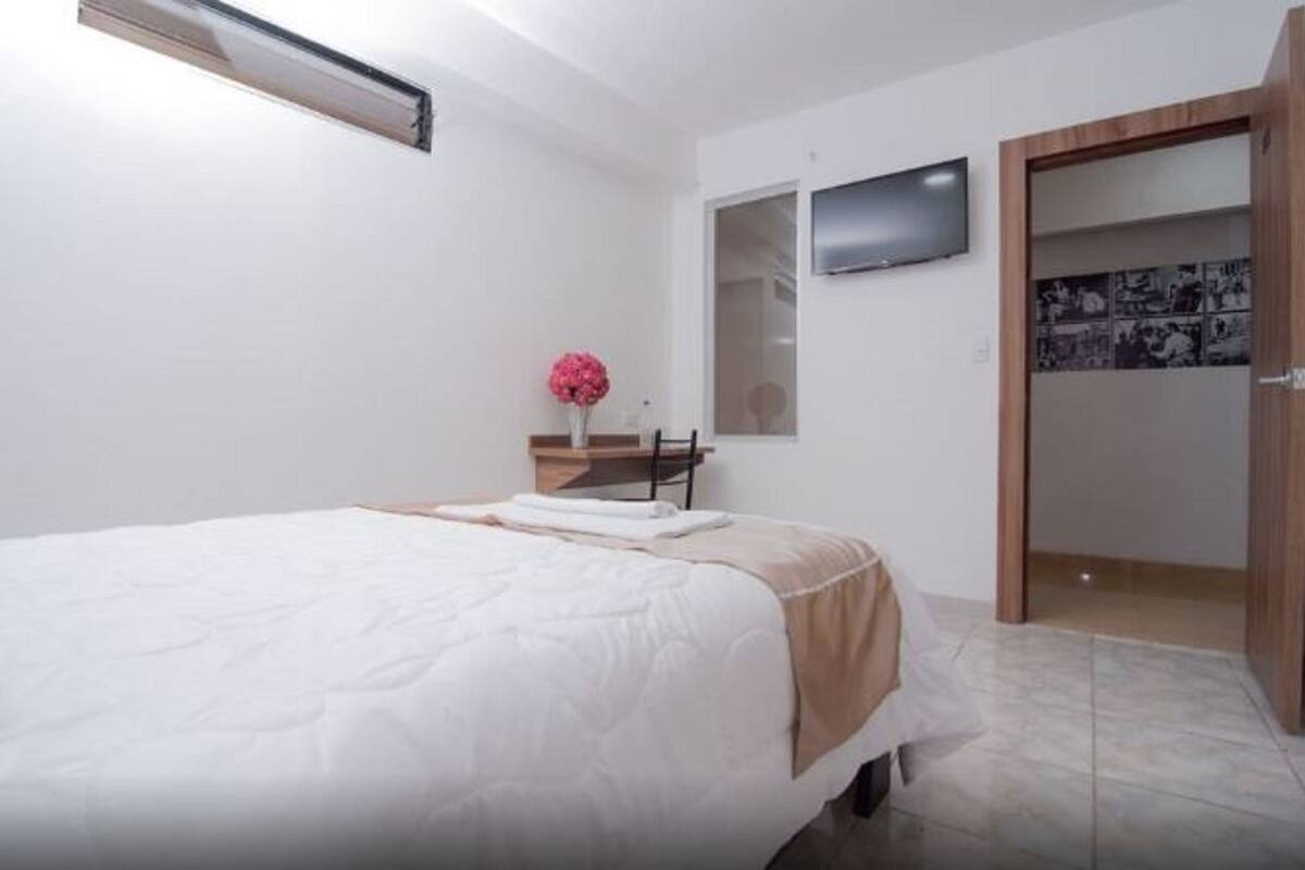 16 bedrooms, Egyptian cotton sheets, premium bedding, down duvets