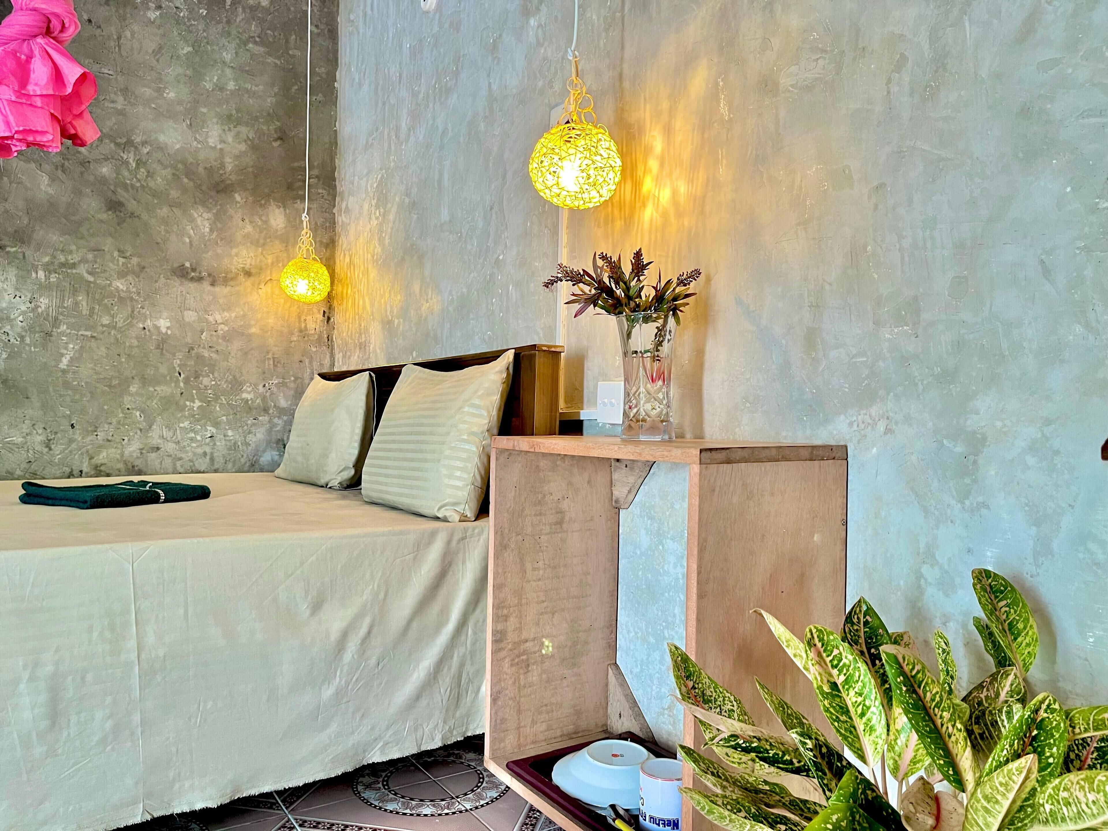 In-room safe, desk, free WiFi