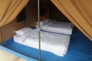 Casa de campo básica | Sábanas de algodón egipcio, ropa de cama de alta calidad y camas extra 