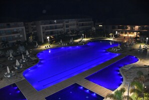 3 outdoor pools, open 8:00 AM to 10:00 PM, sun loungers - Eco Life Porto De Galinhas (Ipojuca)