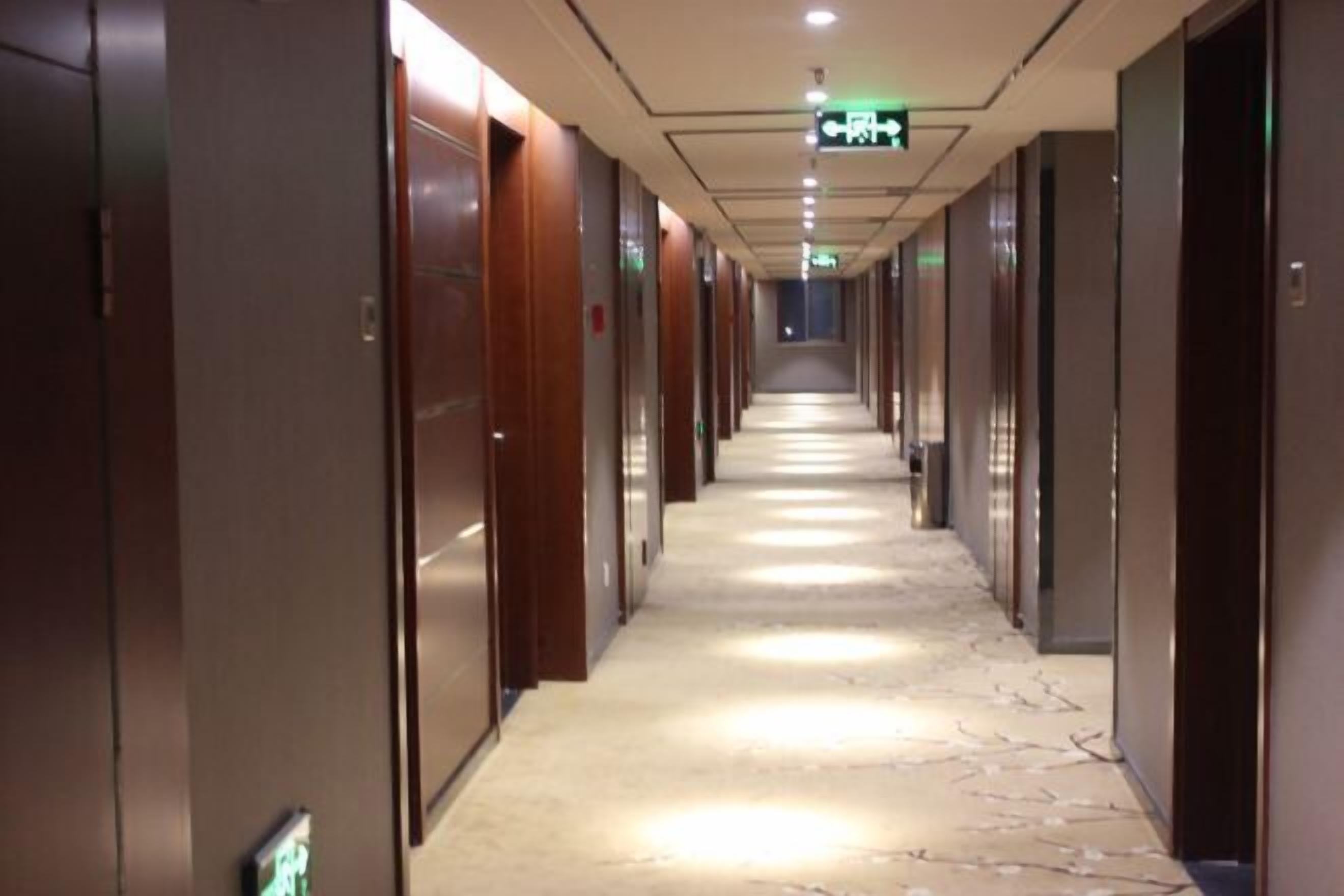 المنشأة من الداخل