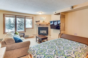 1 bedroom, iron/ironing board, Internet, bed sheets - Ski-In/Ski-Out Winter Park Condo w/ Hot Tub Access (Winter Park)