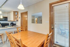 Dining - Ski-In/Ski-Out Winter Park Condo w/ Hot Tub Access (Winter Park)