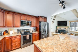 Refrigerador, microondas, placa de cocina, lavavajillas