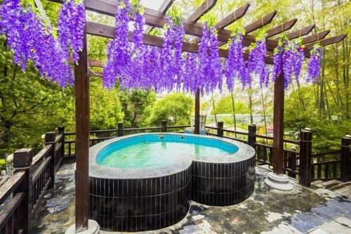 Xianning Chutian Yaochi Hot Spring Resort