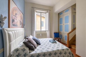 2 slaapkamers, een kluis op de kamer, een strijkplank/strijkijzer