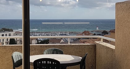 Adorable studio...entre ciel et mer....