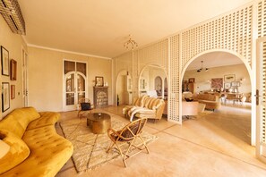 Luxury-Villa | Executive-Lounge