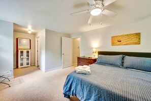 4 Schlafzimmer, Schreibtisch, BĂŒgeleisen/BĂŒgelbrett, Reisekinderbett