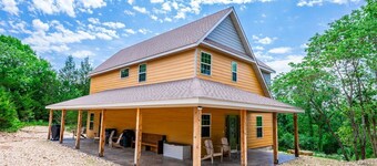 Sleeps 16-Marina, Pool, Roaring River & Table Rock
