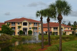 Lake - Fort Myers Luxury Vacation Condo (Fort Myers)