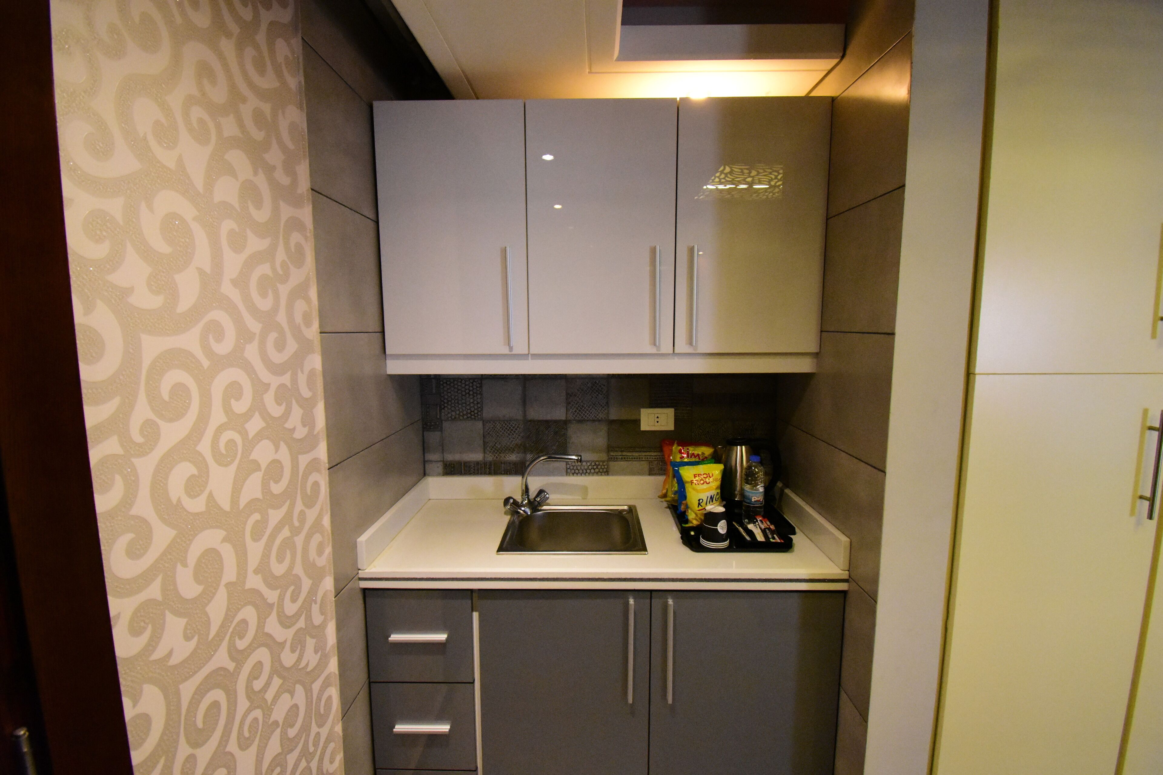 full-sized fridge, microwave