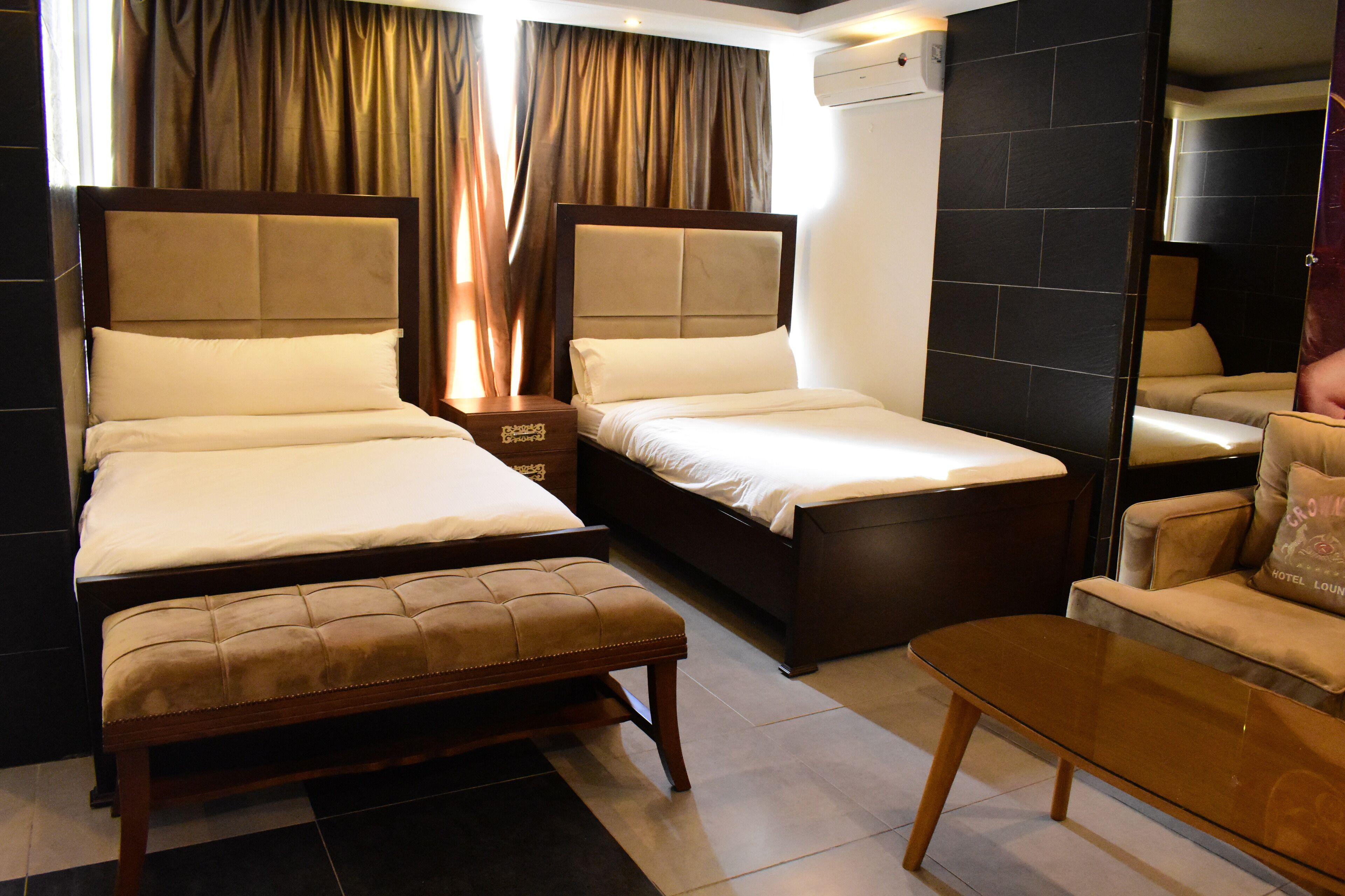 premium bedding, minibar, in-room safe, blackout curtains