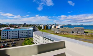 Property grounds - Breathtaking Oceanview near City Centre (Laugardalur)