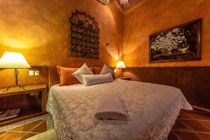5 bedrooms, in-room safe, travel cot, WiFi