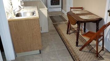 Microwave, oven, coffee/tea maker, toaster