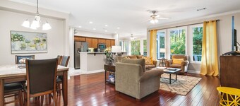 Awesome Decorated Lovely, Spacious Townhome by Isabella Golf Course!