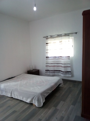 2 bedrooms, Internet, bed sheets