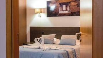 1 bedroom, internet, bed sheets