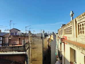 Unclassified image, 5 of 16, button