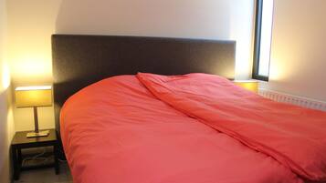 2 slaapkamers, een bureau, geluiddichte muren