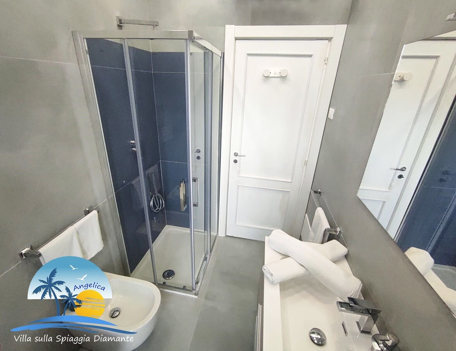 Badewanne, Haartrockner, Bidet, Handtücher