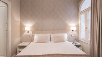 1 bedroom, in-room safe, iron/ironing board, WiFi (free)