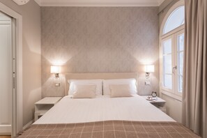 1 bedroom, in-room safe, iron/ironing board, free WiFi