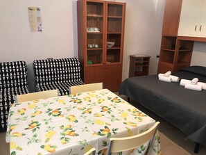 1 bedroom, in-room safe, WiFi, bed sheets